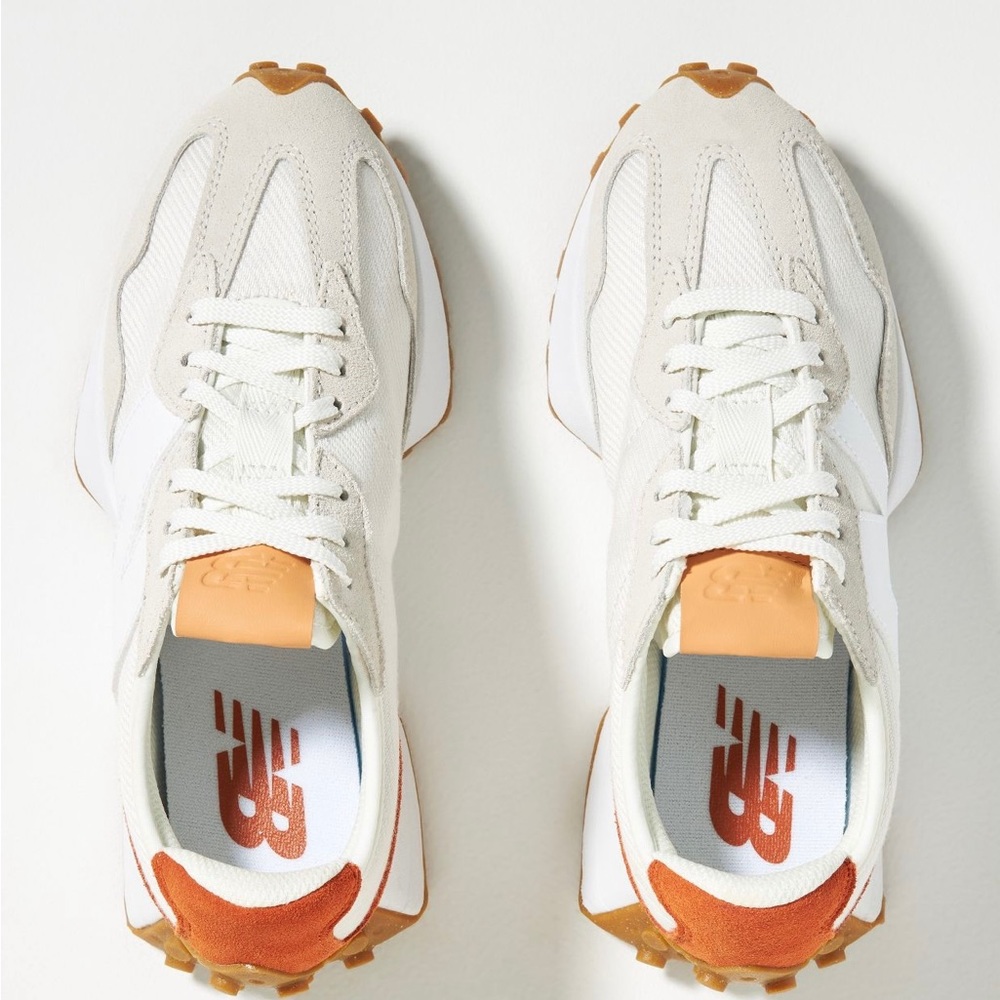 Woman new balance 327 sea salt rust.
